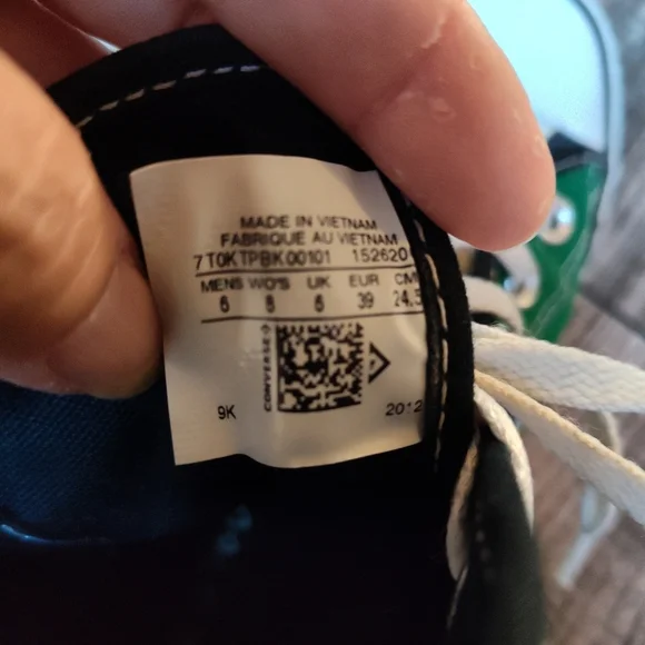 LIKE NEW Chuck Taylor Converse All stars Women size 8 men size 6 - Picture 11 of 16